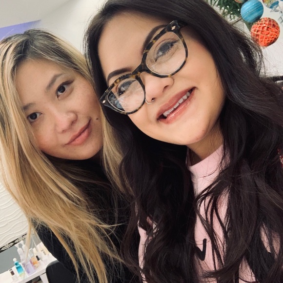 Meet your Posher, Julie - Picture 2 of 2